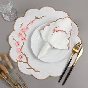 Elegante mantel de mesa de lino blanco bordado perfecto para Decoración de mesa de boda presentación de eventos de cena - Product Image 2