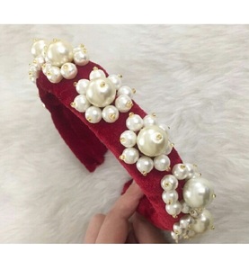 Diadema de moda con cuentas con hermosas cuentas de semillas en colores coordinados Ideal para capas con otros accesorios para el cabello - Product Image 1