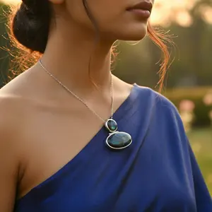 Pendentif en argent 925 avec pierre précieuse labradorite, métal or rose, perle pour femmes - Bijou chic avec pierres principales en cristal de diamant - Product Image 2