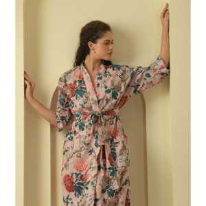 Peignoir de bain rose de luxe Botanic Bae pour femmes, imprimé floral, chemise de nuit d'hiver avec ceinture, caractéristiques thermiques respirantes, approvisionnement ODM - Product Image 5