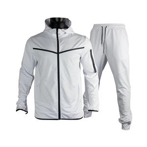 Custom Printed Logo Flare Stacked Sweat Suits Unisex Slim Fit Hombres Pantalones de chándal y conjunto con capucha - Product Image 1