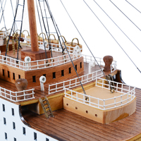 C016 - Maquette de bateau en bois OMH Titanic peinte L60 - Décoration d'intérieur durable d'origine vietnamienne