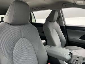 2024 juguete-OTA Highlander LE Sport Utility 4D perfectamente - Product Image 6