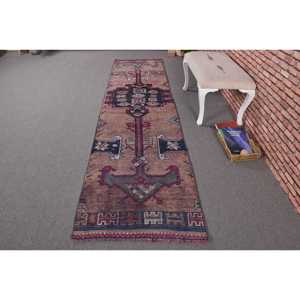 Tapis turc vintage, tapis Herki 2,6x10,9 pieds, tapis en laine à bordures rouges et bleues - Product Image 1