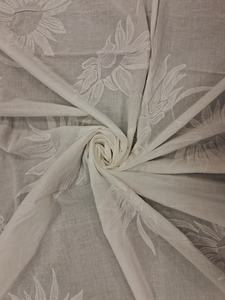 Meilleure vente : Tissu léger en coton peigné blanc imprimé, motifs floraux inspirés des tournesols, pour robes femme et fille, vente en gros - Product Image 3