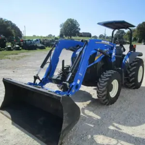 Tracteur agricole d'occasion Holland 4x4 à transmission par engrenages avec moteur et pompe de boîte de vitesses - Product Image 1