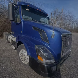 Camión de Carga de Larga Distancia Avanzado VNL64T300 con Cabina Diurna Diseñado para Operación Diaria y Servicios de Transporte Regional - Product Image 1