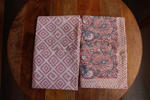 Juego de Sábanas con Estampado Artesanal, Ropa de Cama de Algodón Cambray, Colcha Hecha a Mano en India con Fundas de Almohada, Tamaño Queen y King - Product Image 5