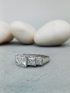 Bague de mariage Hip Hop de luxe en or 14 carats pour femme pour fête classique certifiée VVS Full Princess Cut Baguette Diamond - Product Image 2