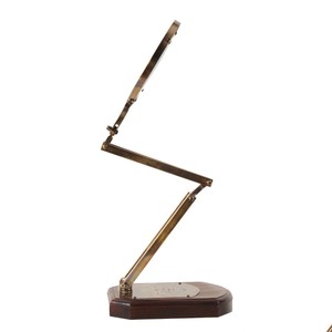 Lupa Grande de Latón con Base de Madera, Modelo Decorativo, 36.8Lx19.1Wx71.1H cm - Product Image 3