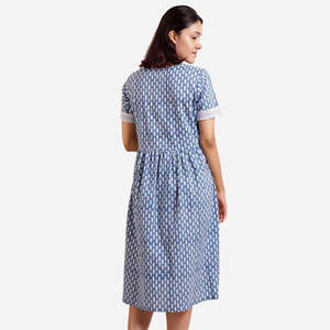 Robe maxi bohème en coton, col rond, imprimé floral, dentelle, décontractée, look plage d'été, manches courtes, fermeture boutonnée naturelle, diamants doux - Product Image 2