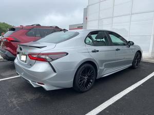 ข้อเสนอส่วนลดปี 2022 รถยนต์โตโยต้า Camry Hybrid SE Nightshade FWD มือสอง ไมล์น้อย - Product Image 3