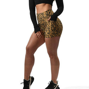 Vente en gros Logo personnalisé Short de yoga taille haute en polyester et élasthanne Fitness Workout Gym Women Active Wear Booty Shorts - Product Image 4