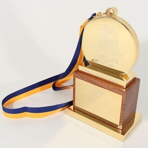 เหรียญรางวัลกีฬาที่ได้รับความนิยมมากที่สุด ออกแบบสำหรับทีมกรีฑาและฟุตบอล ผลิตจากอะลูมิเนียมรักษ์โลก พร้อมบริการสลักชื่อแบบกำหนดเอง GRACE - Product Image 1