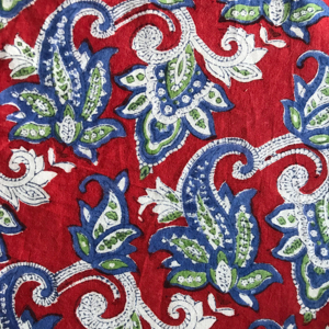 Tela de Algodón Estampada a Mano con Diseño Floral Paisley en Rojo, Azul y Verde |   Textil Étnico Indio - Product Image 1