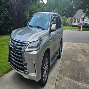 Lexus LX570 V.8 5.7L 2022 Usado en Buen Estado, 8 Plazas, 100% Garantizado - Product Image 1