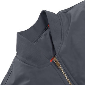 Chaqueta bomber de corte moderno para hombre, diseñada para una silueta elegante, con control de calor y comodidad confiable para uso casual. - Product Image 5