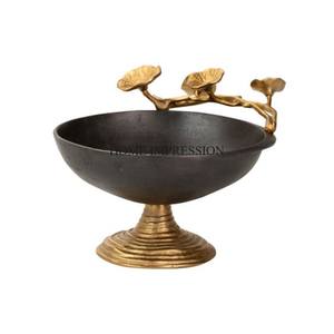 Bol de service de nourriture en métal d'aspect fantaisie unique d'art créatif moderne enduit de poudre de couleur noire avec la base de concepteur antique plaquée par or - Product Image 2