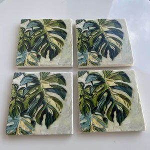 Sous-verre en pierre de marbre de feuille de Monstera, pierre calcaire, fait à la main, décoration naturelle pour la maison - Product Image 1