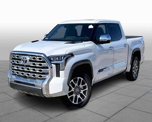 Toyota Tundra 2024 Edición 1794 Híbrida 4x4 CrewMax 5.5' Bed - Seminueva, Lista para Enviar - Product Image 1