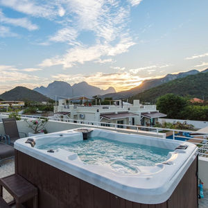 Vente flash Nouvelle <span class=keywords><strong>baignoire</strong></span> en <span class=keywords><strong>acrylique</strong></span>, <span class=keywords><strong>baignoire</strong></span> à remous, spas et bains à remous extérieurs pour quatre personnes - Product Image 1