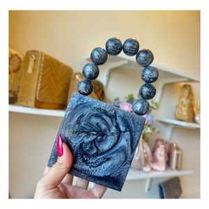 Bolso de Mano de Resina Moderno para Amantes de la Moda, Madera Natural de Acacia y Mango - Product Image 2