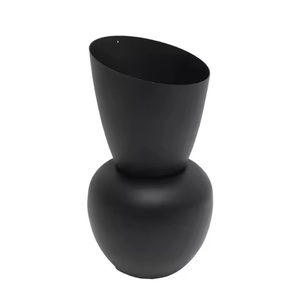 Vase à fleurs en métal de luxe moderne de qualité supérieure pour la maison ou l'hôtel Décoration de mariage unique Vases à fleurs en métal élégants - Product Image 2