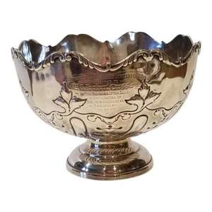 Nouveau bol de service en métal au design fait main d'une seule pièce avec une grande capacité à des tarifs très abordables - Product Image 2