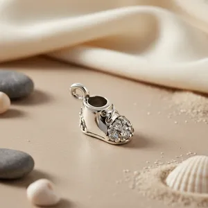 Breloque chaussure de bébé en argent 925 avec pierres de moissanite rondes serties griffe, pendentif mignon pour cadeau - Product Image 1