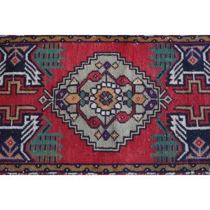 Tapis turc vintage 1,6x3,2 pi (49x96 cm), tapis persan en laine rouge - Product Image 4