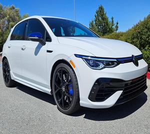 Volkswagen Golf R 2023, 315 HP, Turbo de 4 Cilindros, Tracción en las Cuatro Ruedas, Sin Modificar, V8 Supercargado de 830 HP, Asientos de Cuero, SUV, Euro VI - Product Image 1