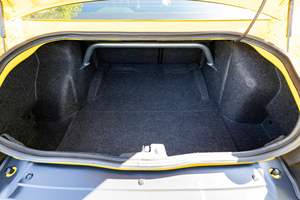 Dodge Challenger T/A 392 2017, Transmisión Manual de 6 Velocidades, Motor Hemi V8 de 6.4 Litros, Color Amarillo - Product Image 5