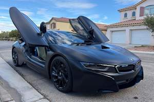 BMW i8 Coupé 2015 Usado, 27300 Millas, 357 HP, Híbrido Enchufable, Tracción en las Cuatro Ruedas, Paquete Pure Impulse World - Product Image 2