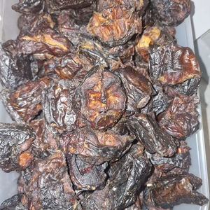 Seiche séchée entière de qualité supérieure, sans sucre, de grade 100, traitée hygiéniquement, emballage en vrac de 10 kg pour le marché mondial - Product Image 1