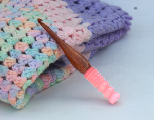 Ensemble de crochets ergonomiques en palissandre Aiguille à tricoter personnalisée portable Style simple pour tricoter à la main - Product Image 1