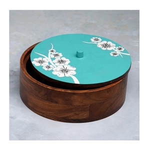 Caja de pan de madera artesanal con tapa y pinzas, contenedor premium para almacenar roti, para cocina, comedor y servicio - Product Image 2