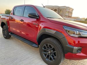 Gran Oferta: Toyota Hilux V6 Limpia y Lista para Enviar - Product Image 1