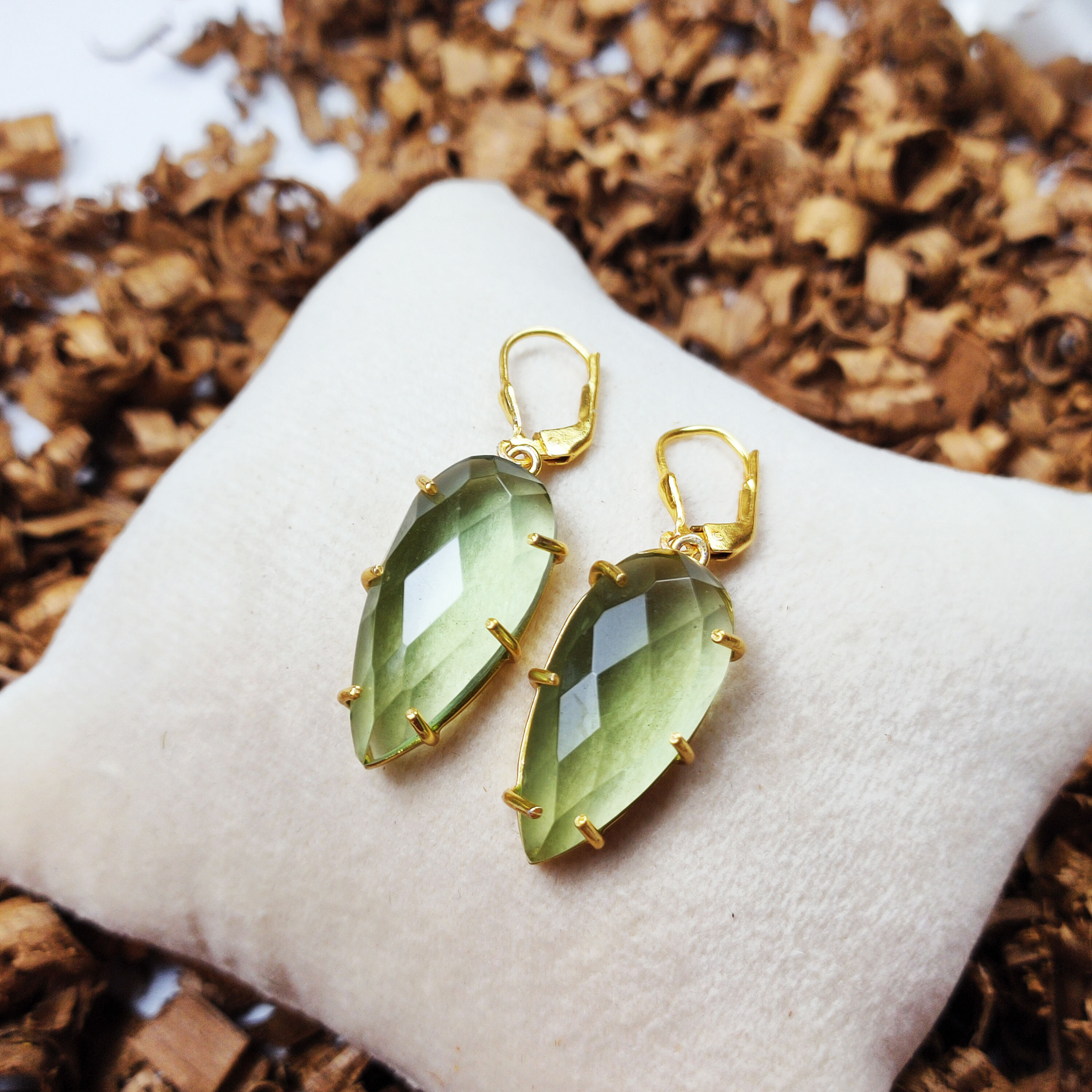 เช่นเดียวกับรูปภาพ