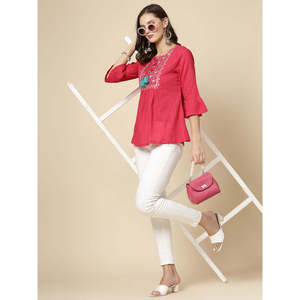 Haut décontracté en coton respirant pour femme avec broderie ethnique, col à nouer et manches cloche, design froncé - Product Image 1