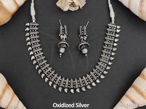 ชุดสร้อยคอสุดเก๋และคลาสสิกเครื่องประดับออกซิไดซ์ที่สวยงาม - Product Image 2