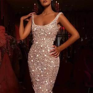 Alla moda e alla moda abito da donna senza maniche a vita alta con paillettes elegante stile alla moda per banchetti dalla Cina continentale