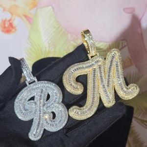 Collar con Colgante de Nombre en Plata 925 Chapada en Oro con Diamante Moissanite Corte Baguette VVS de Moda para Raperos a Bajo Precio - Product Image 3