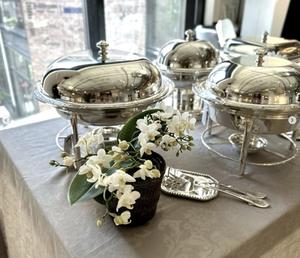 Pots chauds faits à la main Casserole Chaffing Plats en laiton avec motif floral Plateaux en acier inoxydable bols Supports de niveau et plats - Product Image 3