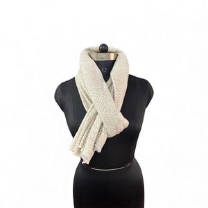 Étole décontractée traditionnelle à rayures en zigzag de couleur crème douce, coupe-vent et écologique, mélange de laine/nylon/acrylique - Product Image 1