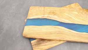 La tabla de cortar en resina epoxi hecha a mano ha convertido en uno de los estilos más populares de la carpintería moderna para cocinas de lujo. - Product Image 3