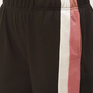 Survêtement pour femmes à la mode Jogging Wear Matériau de qualité supérieure Ensemble deux pièces Survêtement pour femmes pour le sport et les vêtements décontractés - Product Image 6