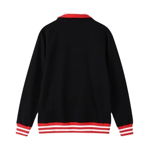 Sweat-shirt à col rabattu en molleton noir personnalisé pour homme, avec rayures rouges sur les poignets côtelés, style décontracté d'automne, brodé - Product Image 1