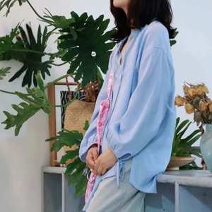 เสื้อเบลาส์พิมพ์ลายดอกไม้สำหรับผู้หญิง100% โพลีเอสเตอร์สำหรับฤดูใบไม้ร่วงและใบไม้ผลิ - Product Image 2