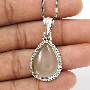 Pendentif en argent sterling 925 fait à la main avec pierre précieuse en quartz rose, serti de pierres ethniques, bijoux pour femmes avec coupe poire brillante, bijoux bohèmes - Product Image 3