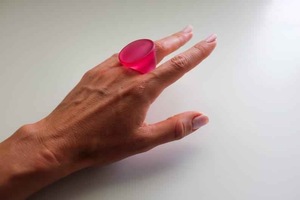 แหวนเรซิ่นอะคริลิกรูปทรงกลม แหวนทำมือ แหวนแห่งความรัก เครื่องประดับสำหรับงานปาร์ตี้ผู้หญิง ขายส่งราคาดีที่สุด - Product Image 2